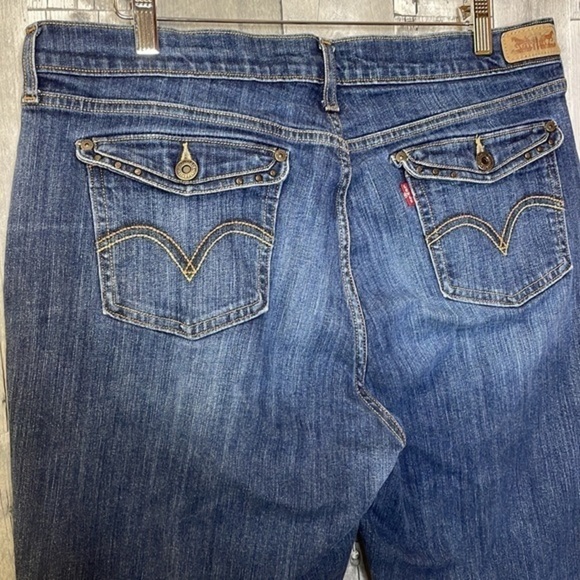 LEVI’S 515 Bootcut. Midrise. Medium wash. Size 16L—W33 L34. Excellent condition - Picture 6 of 12